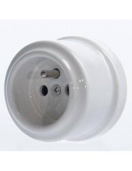 230V Steckdose mit Erdungsstift