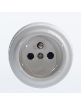 230V Steckdose mit Erdungsstift 2