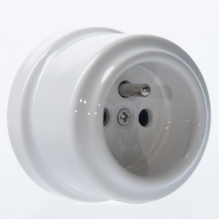 230V Steckdose mit Erdungsstift