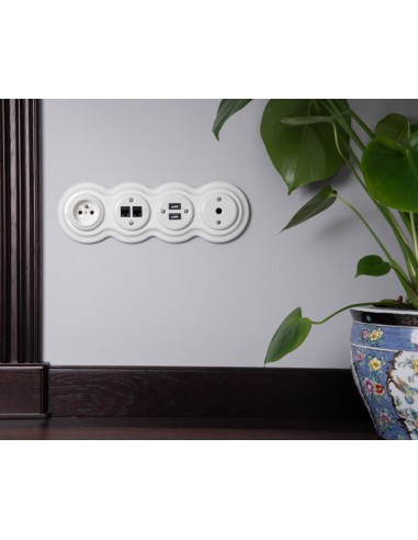 230V-Steckdose mit Schutzkontakt