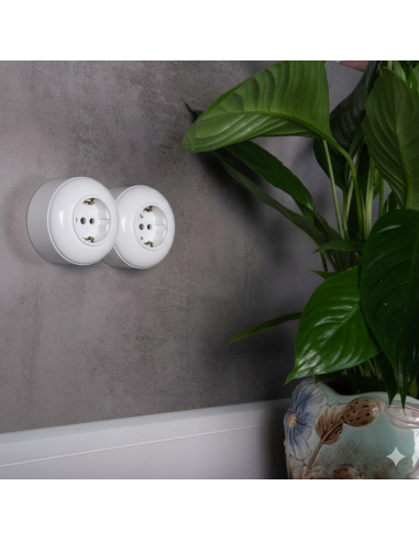 LOFT 230V STECKDOSE MIT ERDUNGSPIN WEISS...