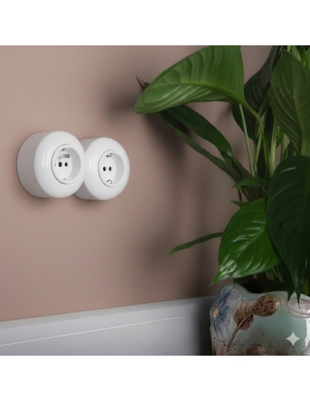 LOFT 230V STECKDOSE MIT ERDUNGSPIN WEISS AUFPUTZ EINZEL JLM